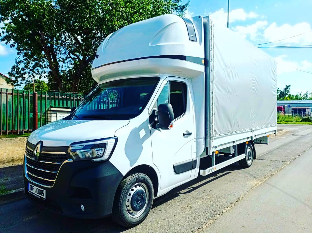 Vozidlo Renault Master plné oplachtování